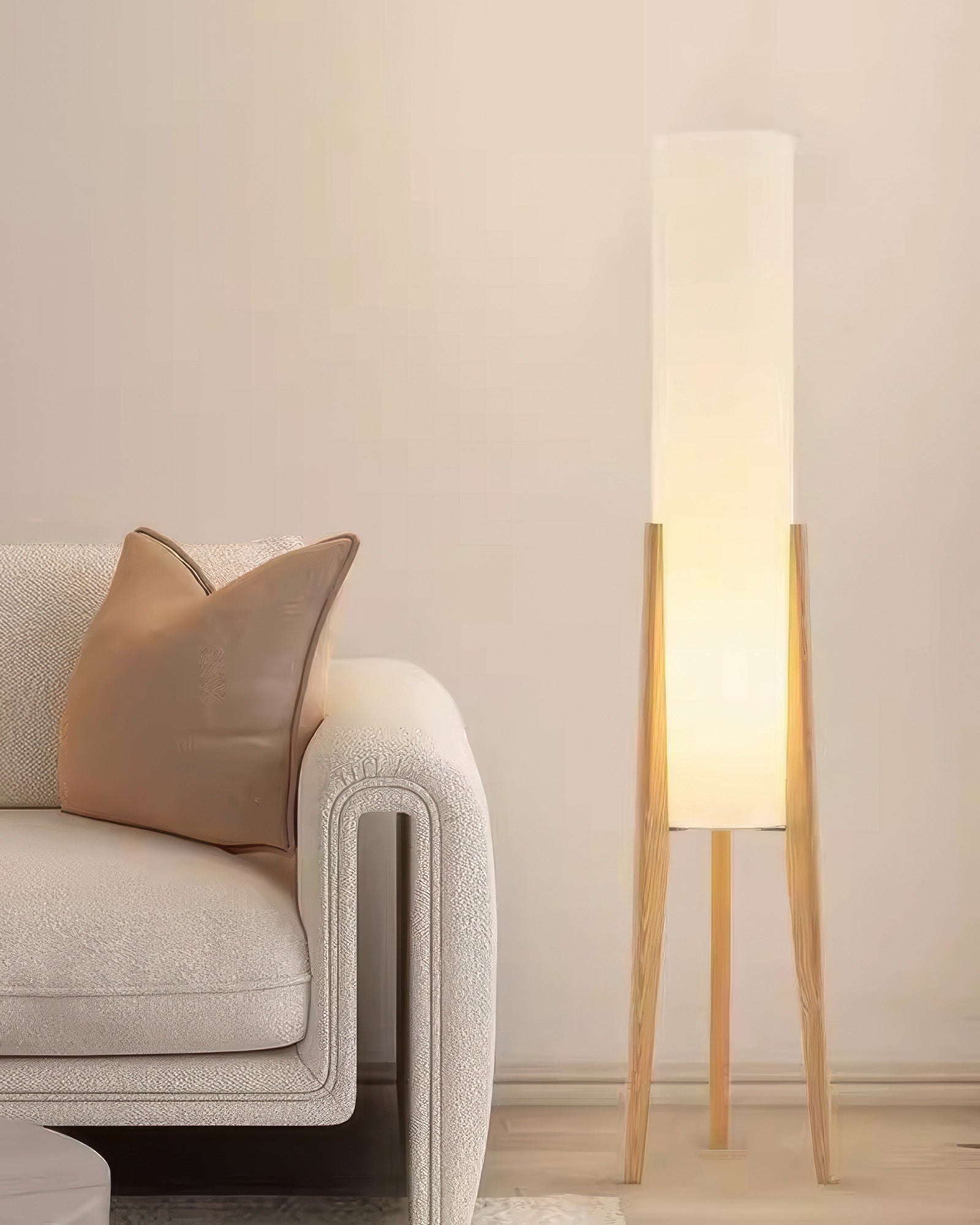 Norei Staande Lamp | Walnoothout & Messing | Stoffen Kap | Warm LED Licht